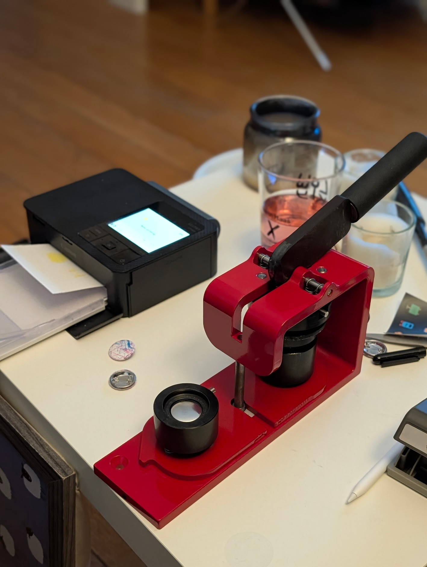 Badge machine press with die and blanks